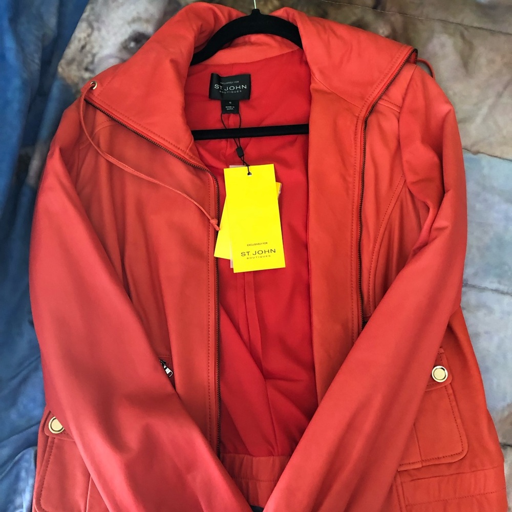 ST. JOHN boutique leather jacket